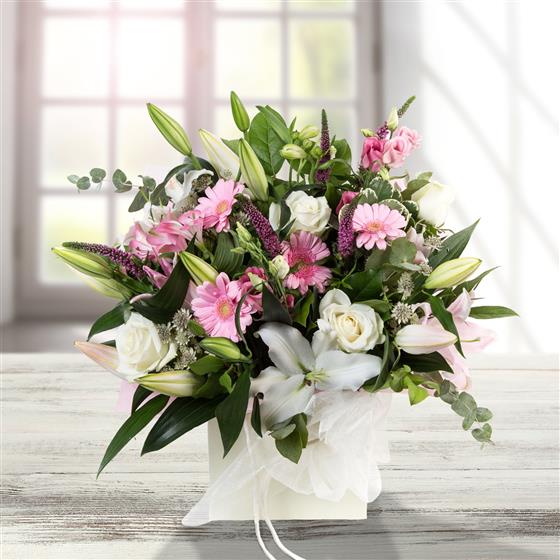 Pink & White Gift Bag